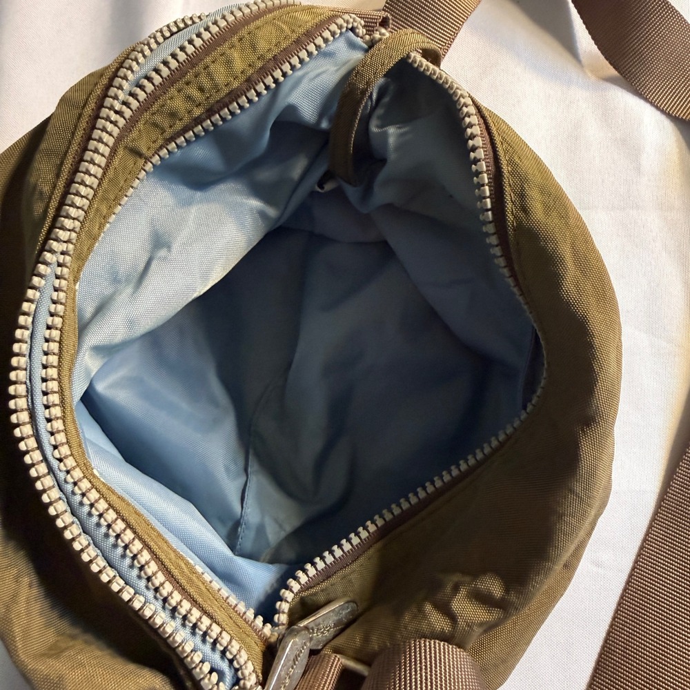 Baggallini Olive Green Nylon Crossbody Bag Multi Zip Travel Purse Brown Strap - Picture 7 of 11